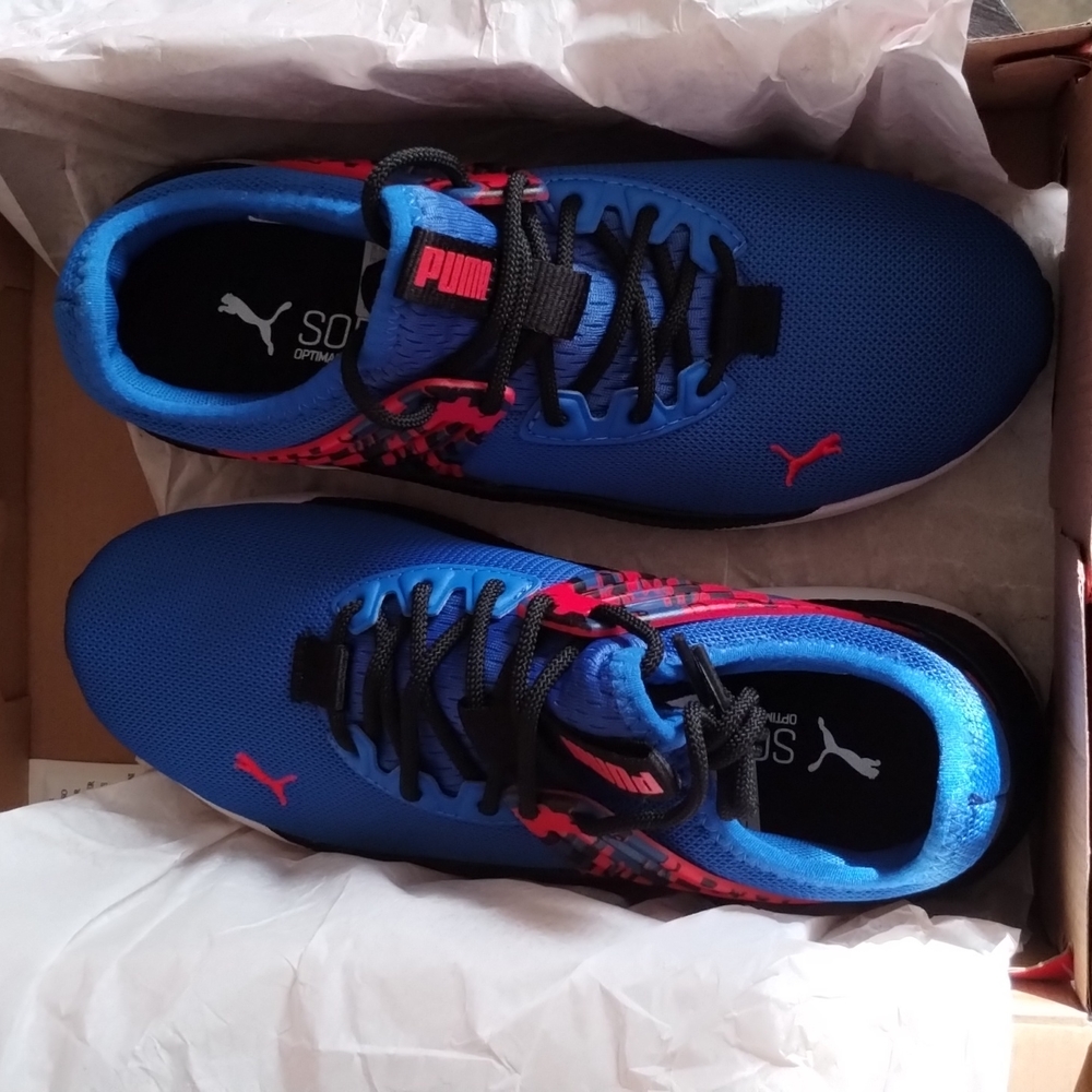 Sneakers
